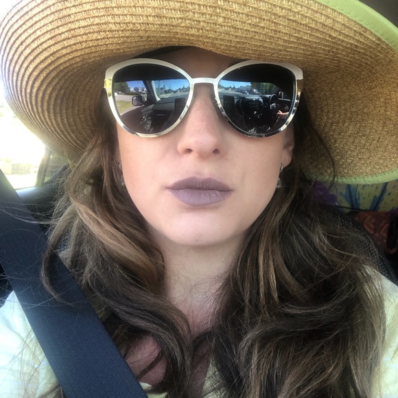 Nichole, Posh Ambassador & Posh Affiliate - Picture 2 of 6